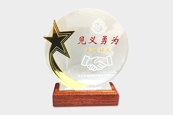 點贊丨“逆行”真英雄，救火顯擔當！